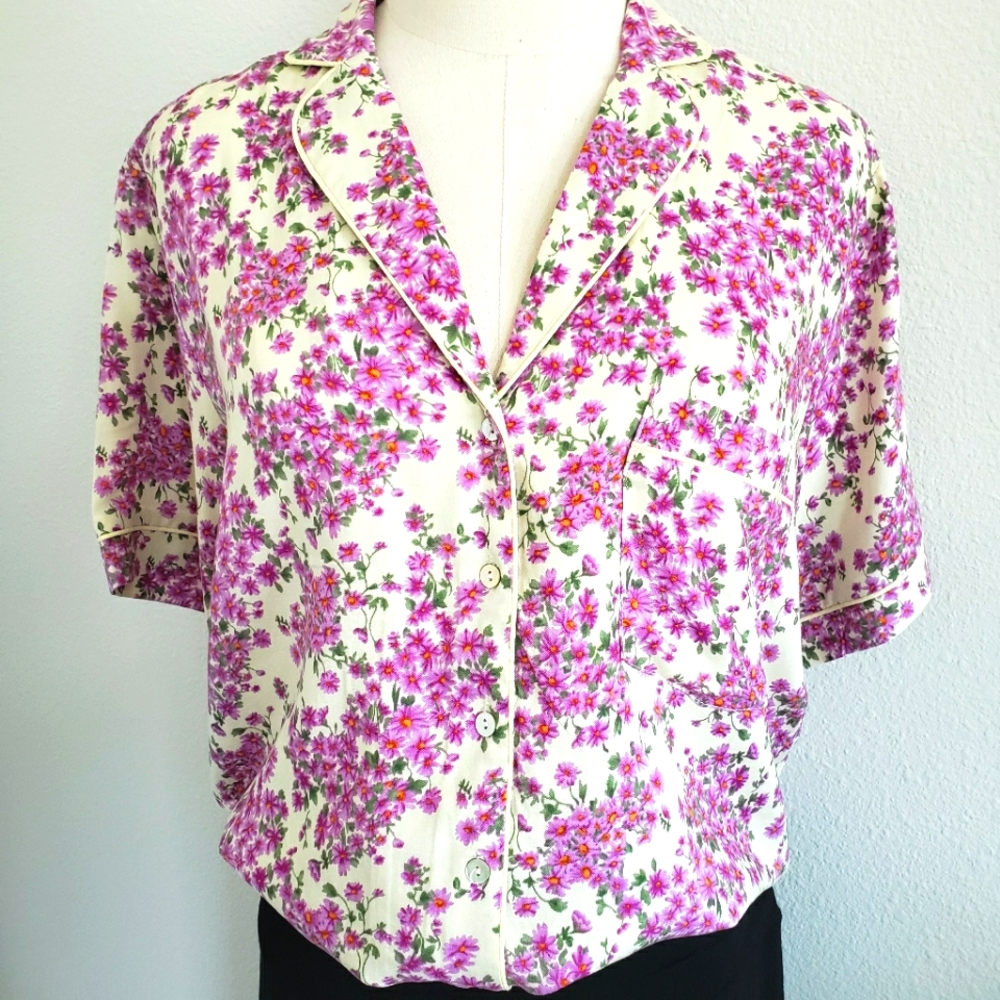 HEARTLOOM Short Sleeve Cream Floral Button Up Pajama-Style Blouse--NWT--M